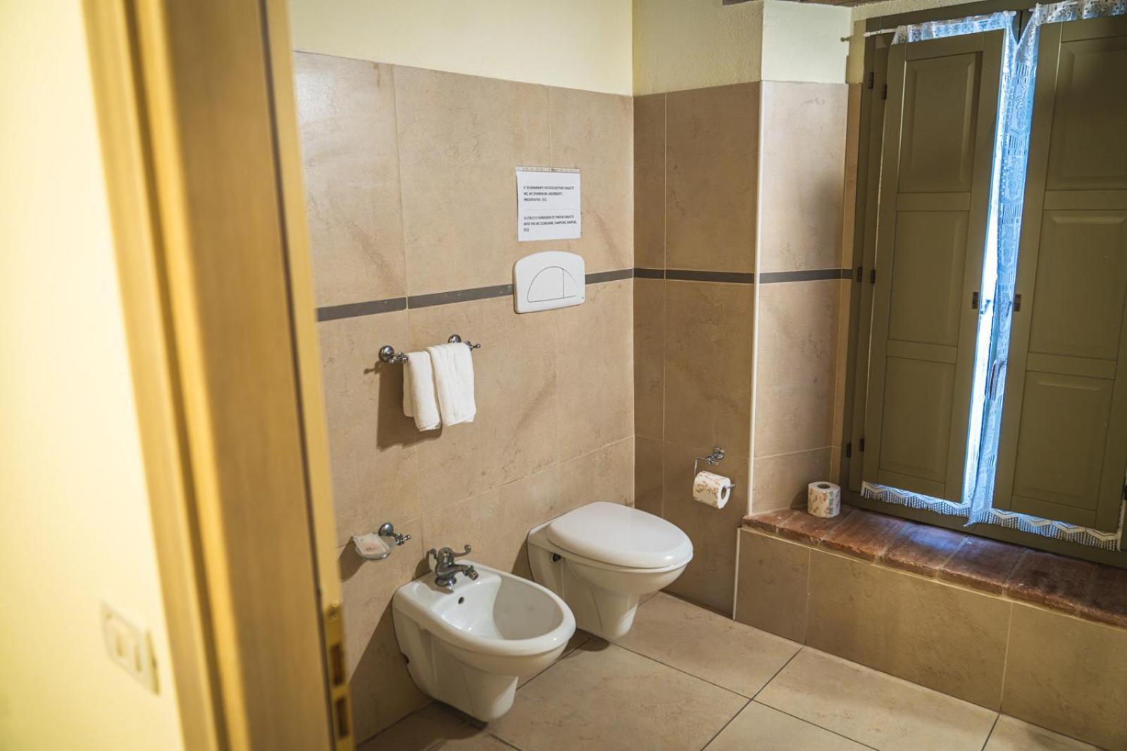 Hotel La Tavola Rotonda Cortemaggiore الغرفة الصورة