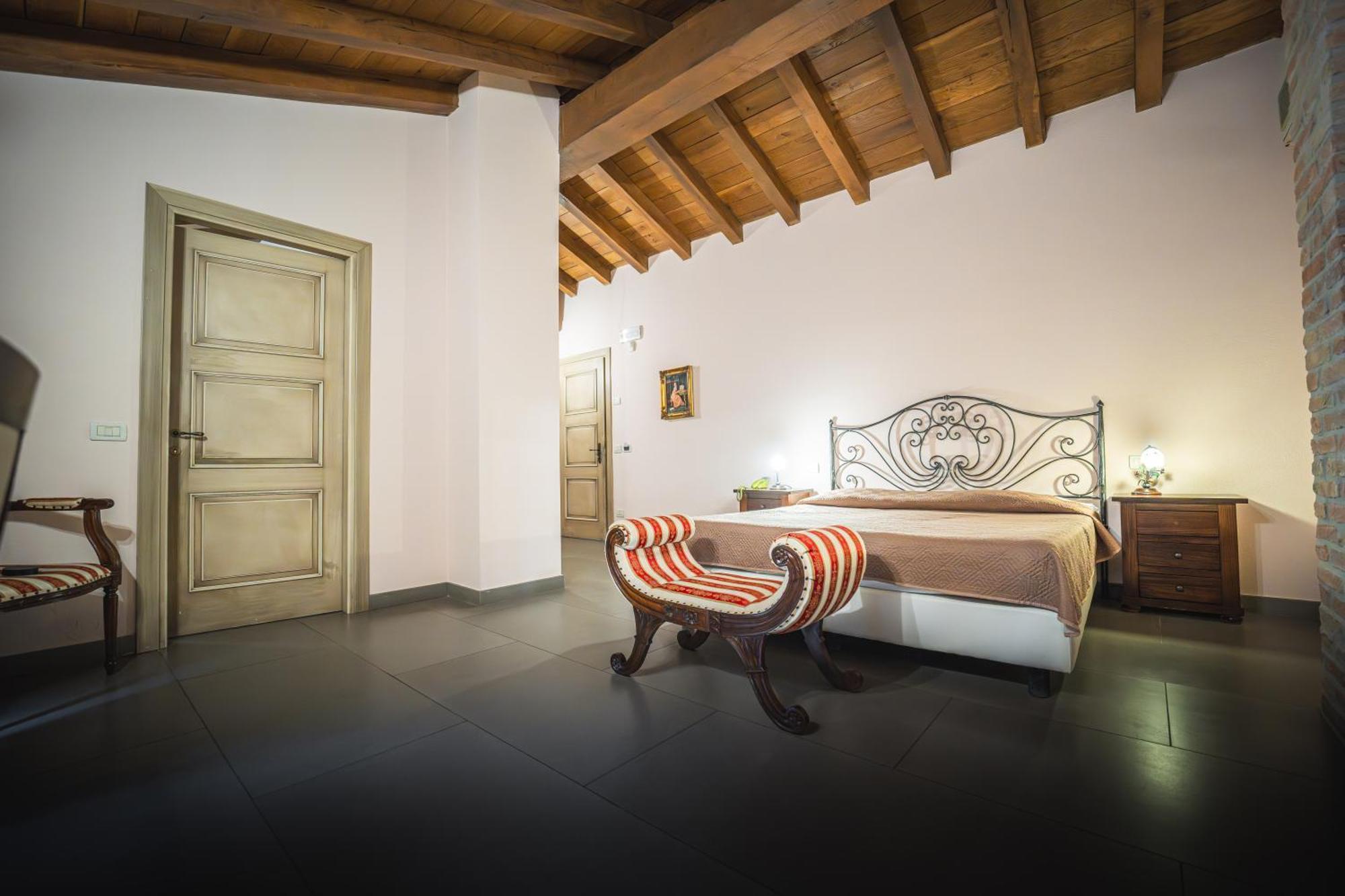Hotel La Tavola Rotonda Cortemaggiore المظهر الخارجي الصورة