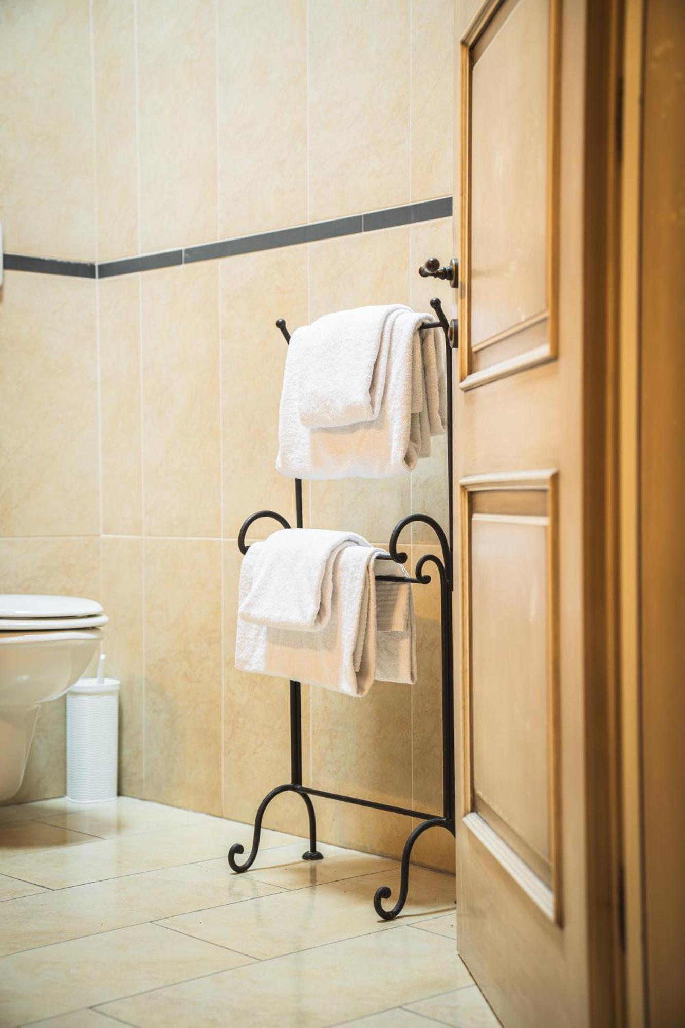 Hotel La Tavola Rotonda Cortemaggiore الغرفة الصورة