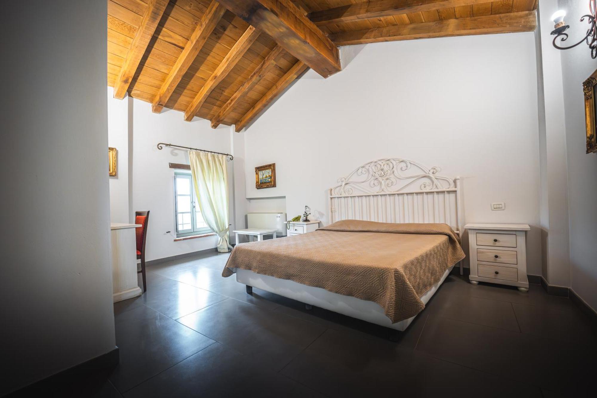Hotel La Tavola Rotonda Cortemaggiore الغرفة الصورة